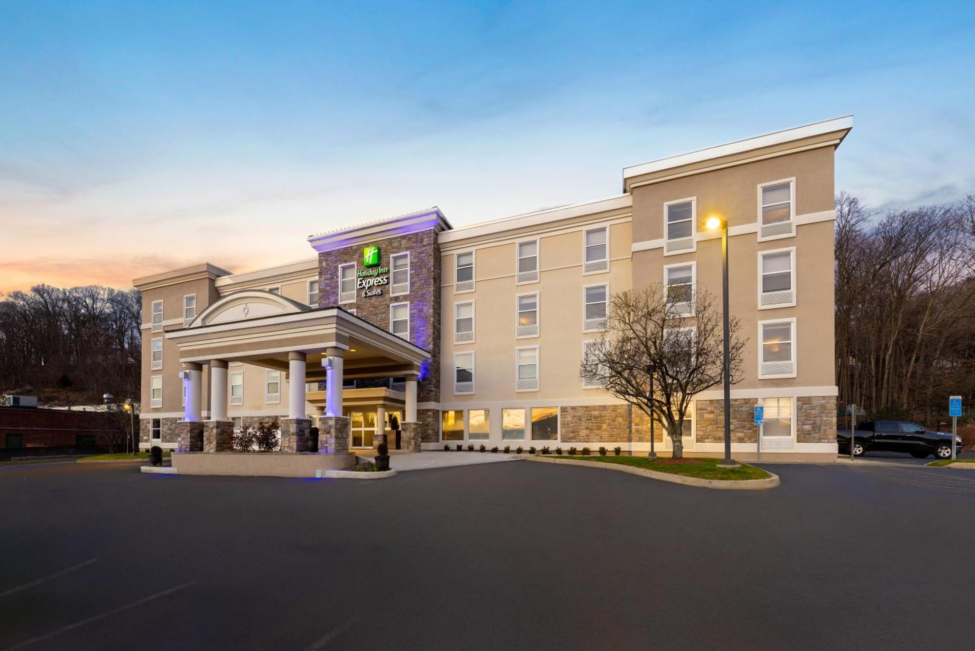 Holiday Inn Express Danbury I-84, An Ihg Hotel Exterior foto